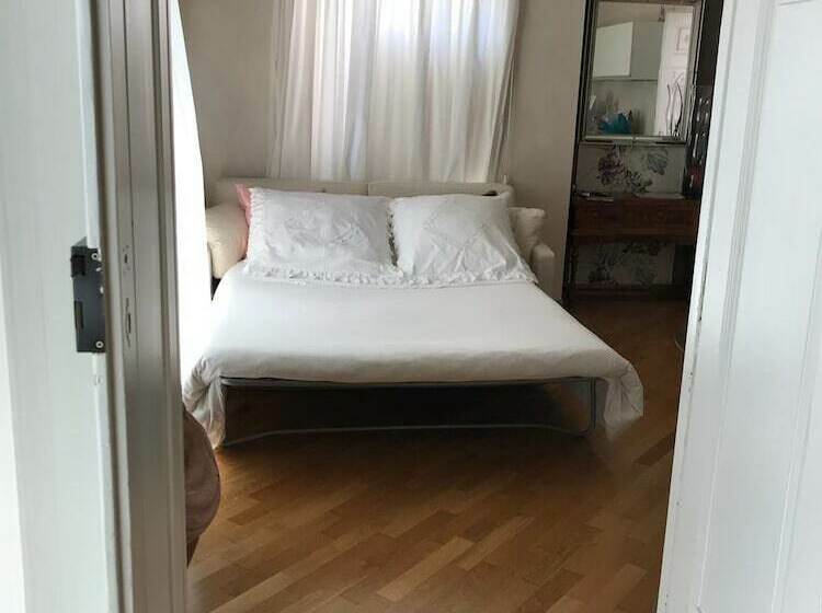 带1个卧室的带阳台的公寓, B&b Jsuite