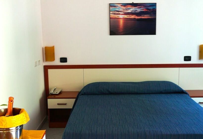 Четырехместный Номер Стандарт, Arcomagno Hotel Village Club