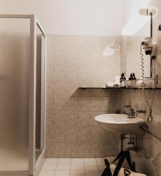 Апартаменты 2 Спальни, Thalguter   Rooms & Breakfast