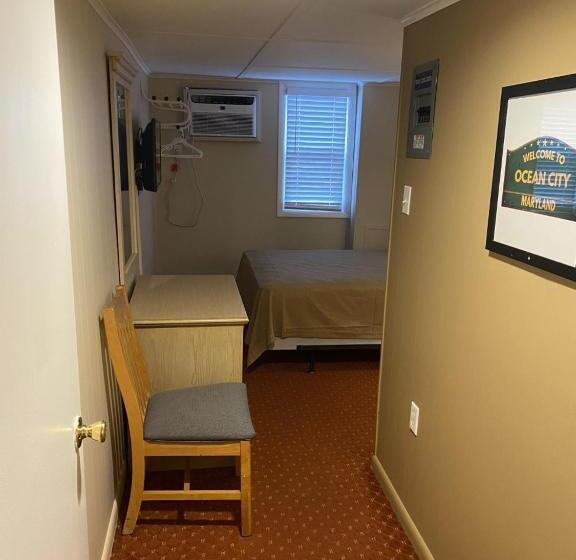 Люкс, The Admiral Hotel/motel