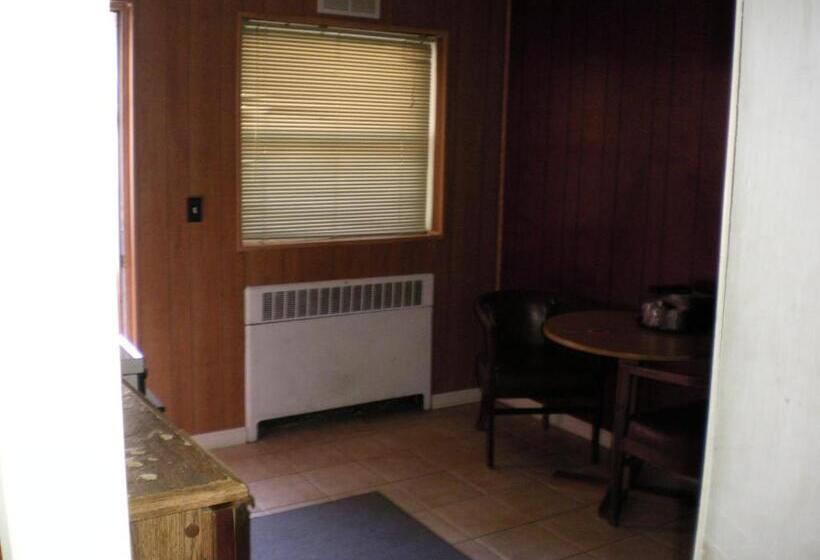 Номер Стандарт, The Rome Motel