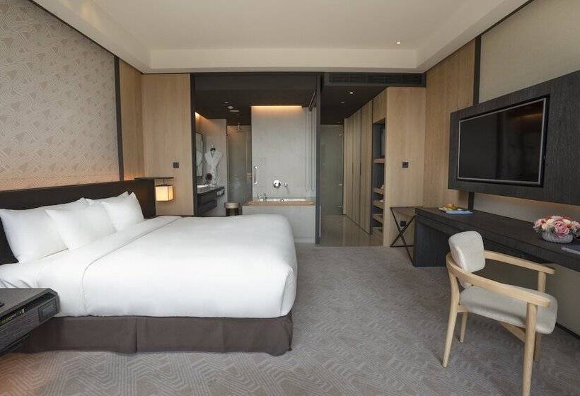 اتاق استاندارد با تخت دوبل, Crowne Plaza Tainan, An Ihg