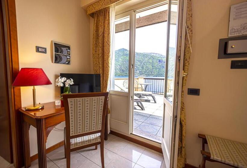 اتاق لوکس با چشم‌انداز دریاچه, Il Portico By Lvg Hotel Collection