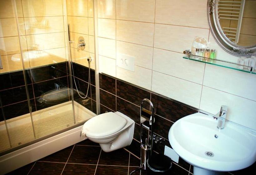 سوییت جونیور, İsa Begov Hamam