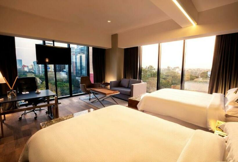 Полулюкс, Krystal Grand Suites Insurgentes