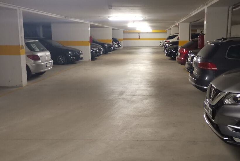 スタンダード４人部屋, Mercedes