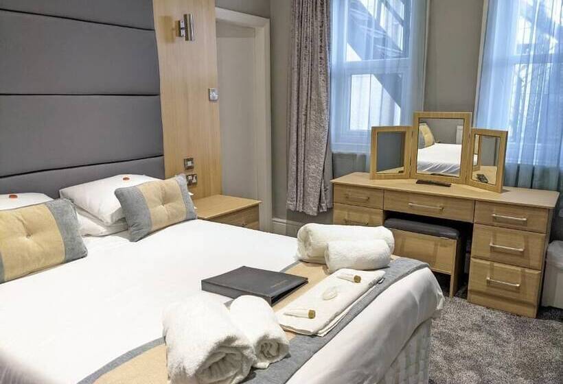 Номер Стандарт, The Wildings Hotel & Tudno S Restaurant
