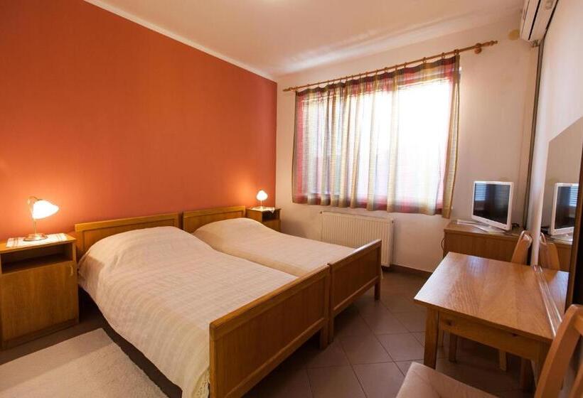 اتاق استاندارد, Villa Ana