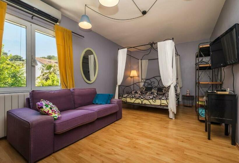 اتاق استاندارد, Alaburic Rooms & Apartment