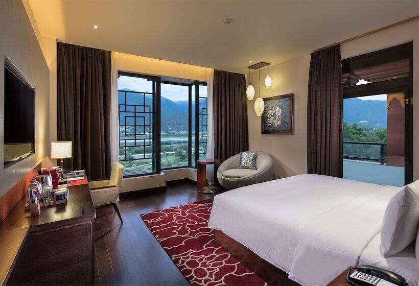 로얄 스위트, Hilton Linzhi Resort
