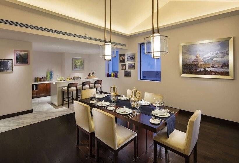 로얄 스위트, Hilton Linzhi Resort