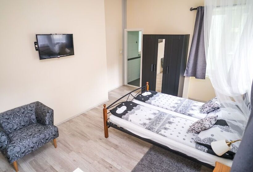 Quarto Triplo Deluxe, Hostel Kings N  Queens