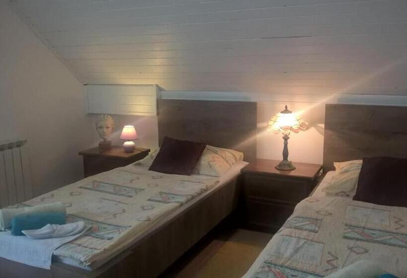 اتاق استاندارد چهار تخته, Apartment & Rooms Miboti