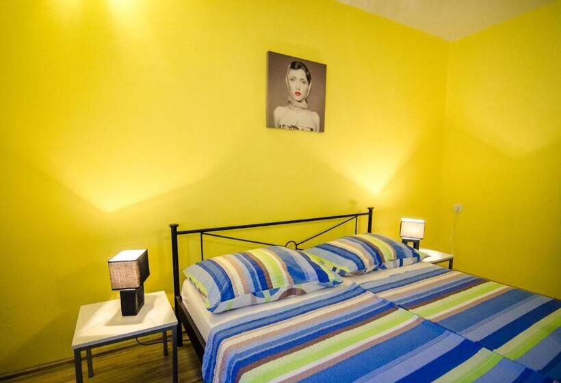 آپارتمان 2 خوابه, Apartment & Rooms Miboti