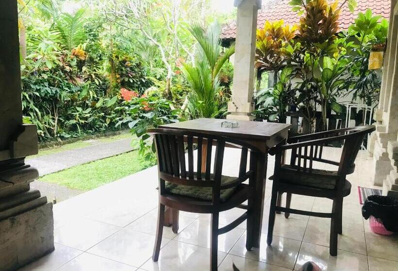 Номер Deluxe, Suastika Guest House Ubud