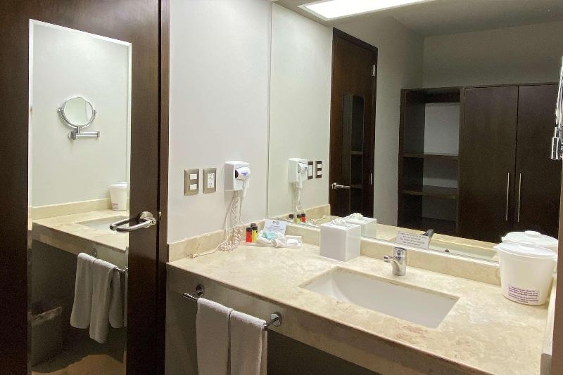 キングサイズベッドのスタンダードルーム, Best Western Plus Santa Cecilia Pachuca