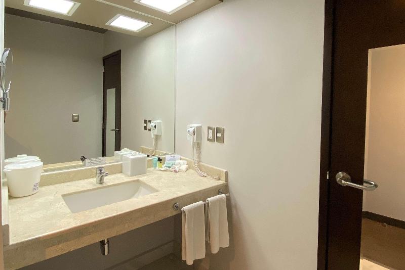 キングサイズベッドのスタンダードルーム, Best Western Plus Santa Cecilia Pachuca