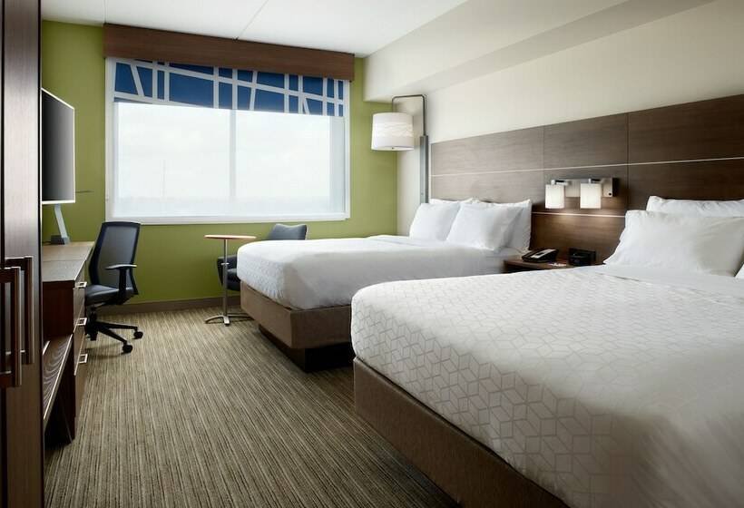 Номер Стандарт Адаптированный для Инвалидов, Holiday Inn Express & Suites   Cincinnati North   Liberty Way, An Ihg