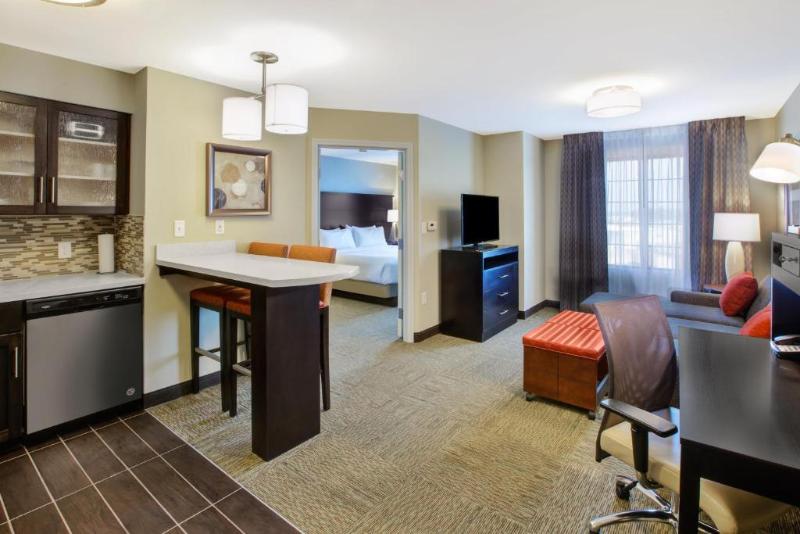 Люкс Кровать Кинг, Staybridge Suites   Benton Harbor St. Joseph, An Ihg