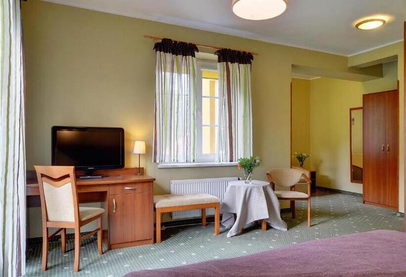 Номер Стандарт Трехместный, Belweder   Przy Hotelu Golebiewski