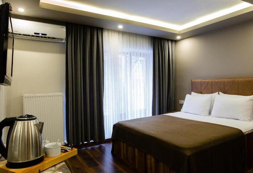 Habitación Triple Deluxe, Taksim Mood