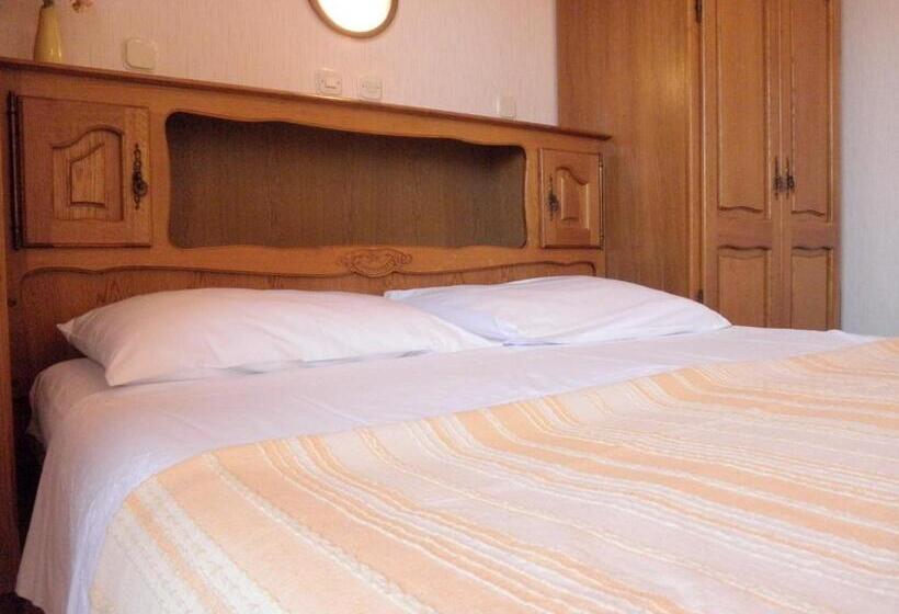 Номер Стандарт с Балконом Вид на Сад, Bed & Breakfast Rab