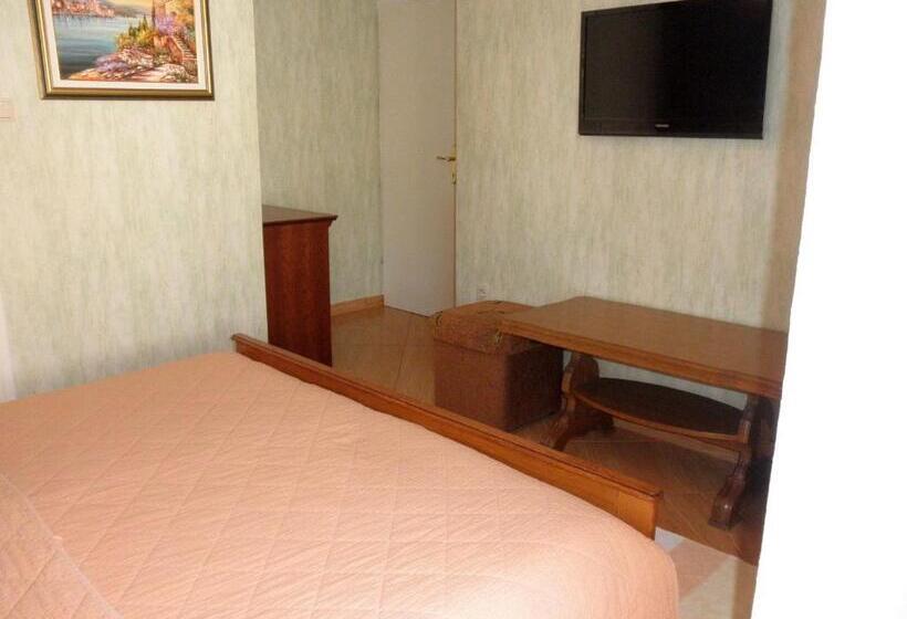 Номер Стандарт с Балконом, Bed & Breakfast Rab