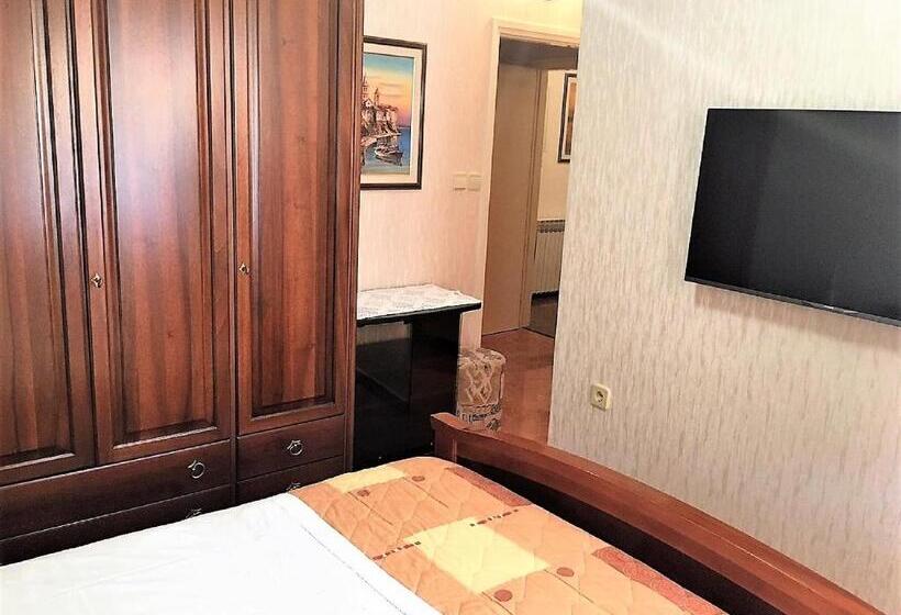Трехместный Номер Стандарт с Балконом, Bed & Breakfast Rab