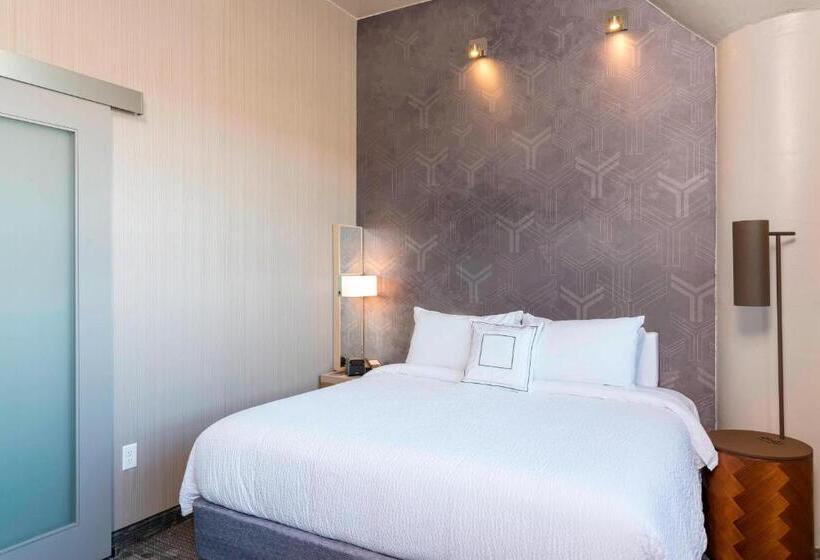 带大床的复式套间, Courtyard By Marriott Waterloo Cedar Falls
