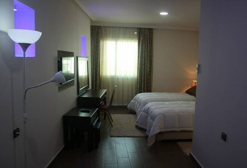 Habitación Estándar, Salime Al Khozama