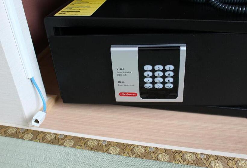 Четырехместный Номер Стандарт, Tomakomai Hotel Sugita