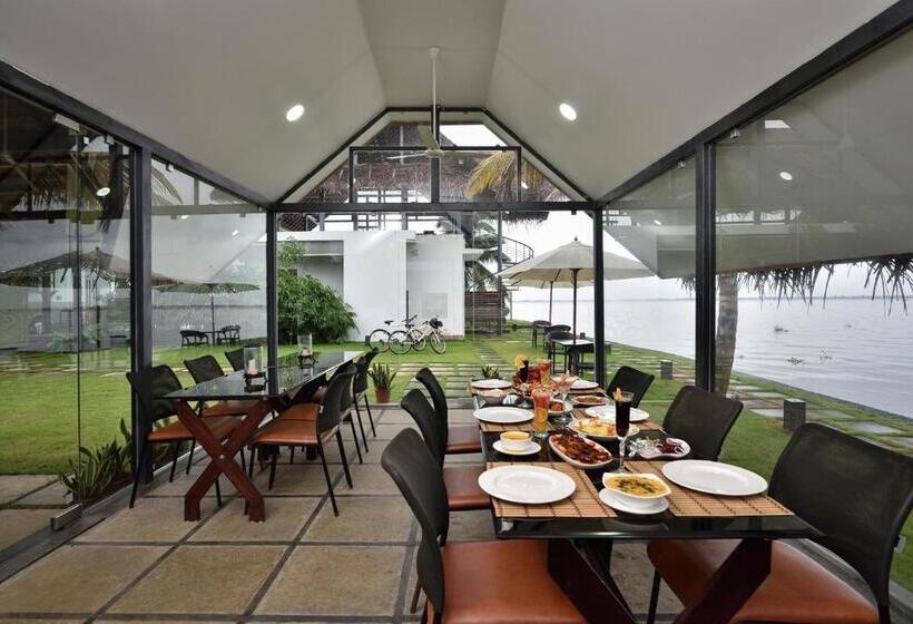 ویلای 1 خوابه, Stayvista At The Rain   River Villa With Infinity Pool