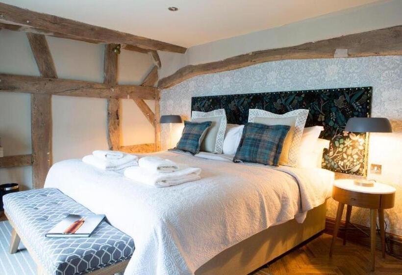 اتاق استاندارد با تخت بزرگ, The Legh Arms Prestbury