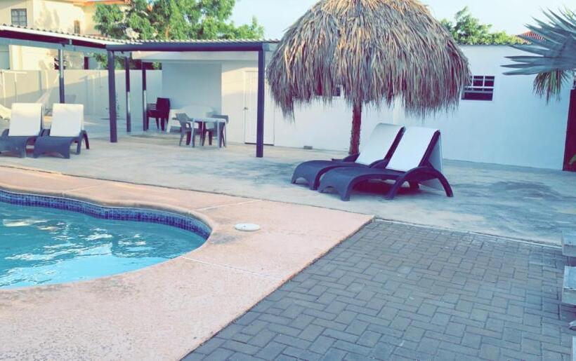 استودیوی استاندارد, Apartment Curacao