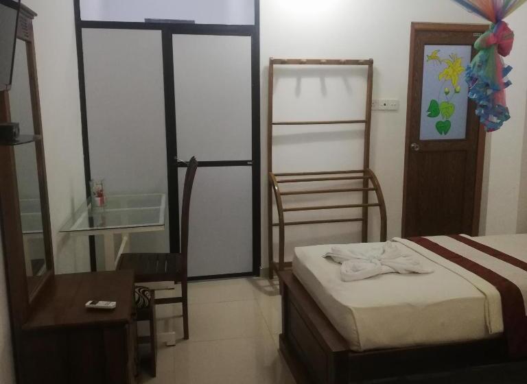 اتاق لوکس سه تخته, Elliot Nature Resort