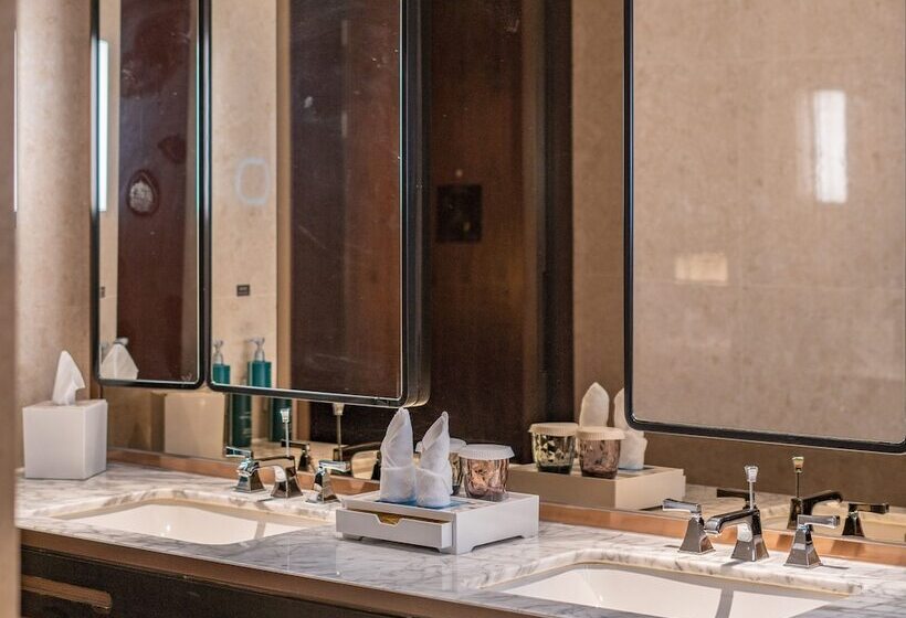 Номер Deluxe, Hilton Fuzhou