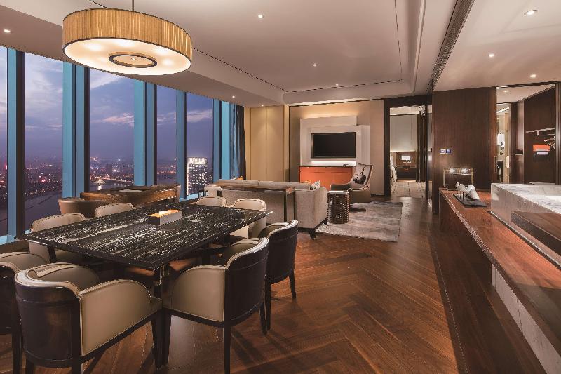 Люкс Deluxe Кровать Кинг, Hilton Fuzhou