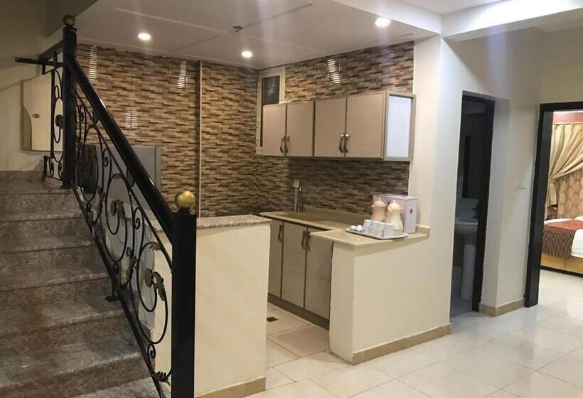 Apartamento 2 Dormitórios, تاج الخليج للشقق المخدومة