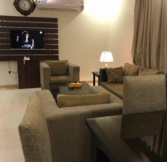 Apartamento 2 Dormitórios, تاج الخليج للشقق المخدومة