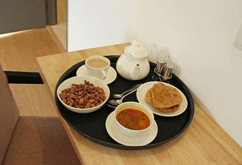 اتاق استاندارد, Oyo 7062 Amana Suites