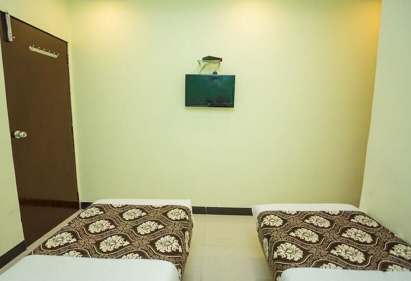 اتاق استاندارد, Oyo 7062 Amana Suites