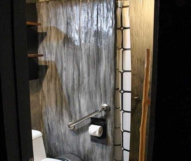 Кровать в Общей Комнате, The Cavern Pod Hotel & Specialty Café   Hostel