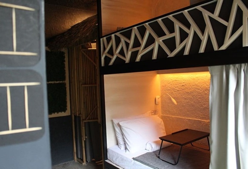 Кровать в Общей Комнате, The Cavern Pod Hotel & Specialty Café   Hostel