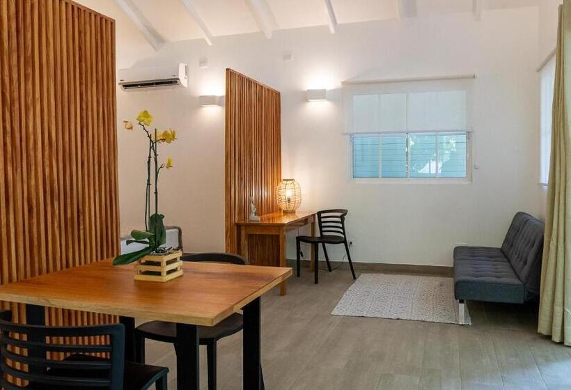 豪华洋房, Jaguar Inn Bungalows