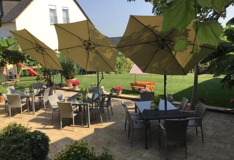 Номер Стандарт Индивидуальный с Балконом, Bed And Breakfast   Rheingauer Hof