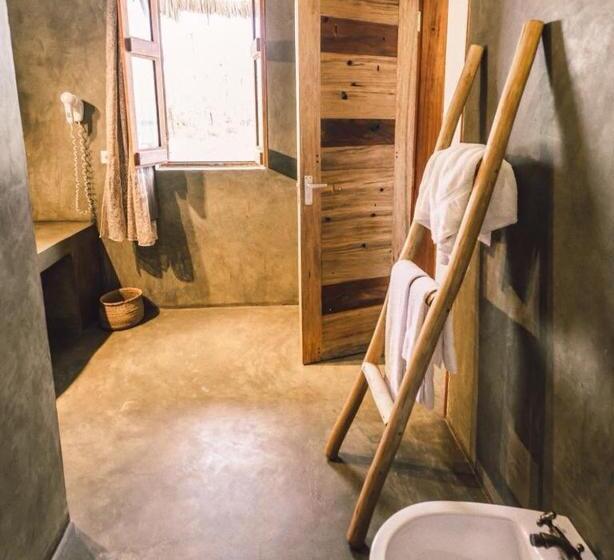 اتاق استاندارد با تخت بزرگ, Milele Beach Resort