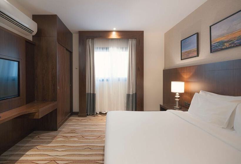 Люкс 2 Спальни, Radisson Blu Hotel, Buraidah