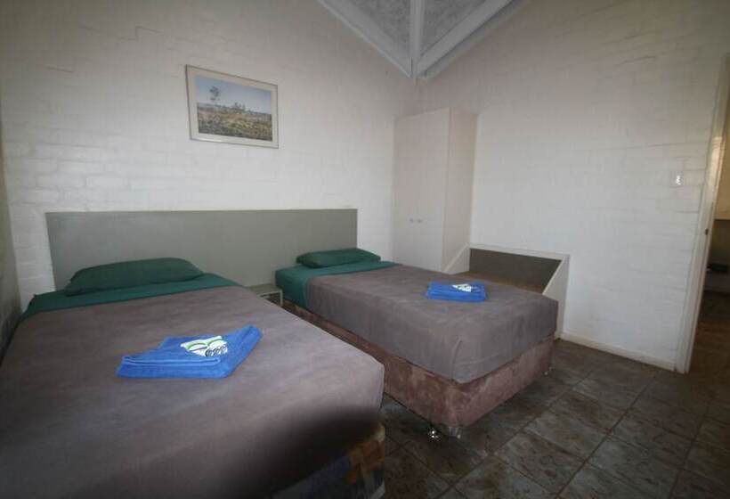 패밀리 룸, The Port Hedland Walkabout Motel
