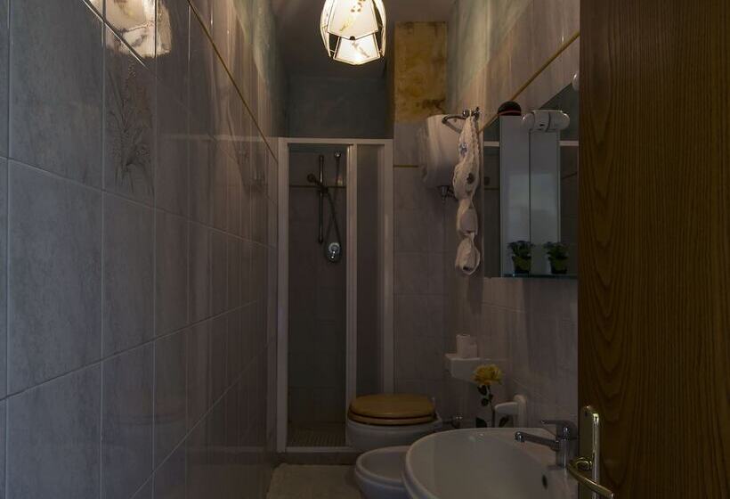 バス共有のスタンダードルーム, B&b Locanda Sant'antimo