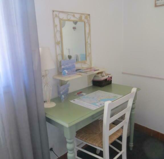 家庭间, Hôtel Les Embruns Sables D'olonne